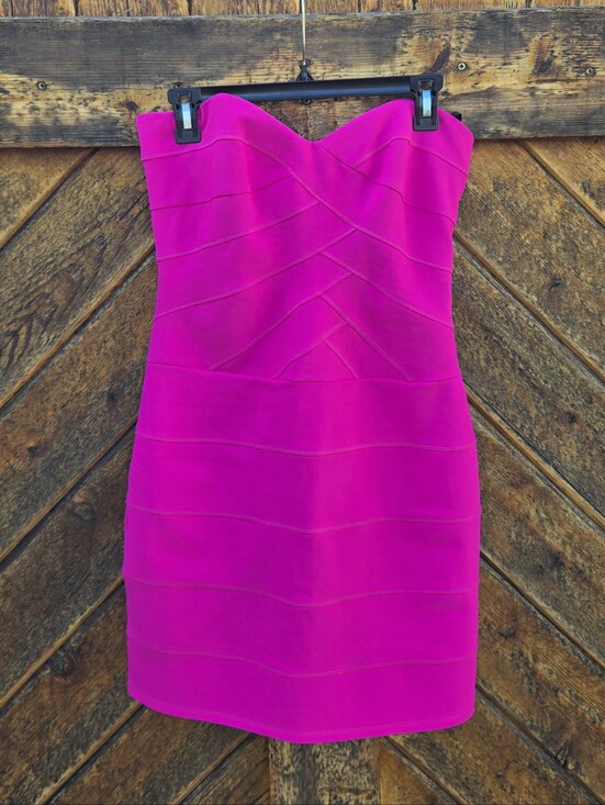 Laundry By Shelli Segal Dresses & Skirts - NWOT Laundry by Shelli Segal Convertible/Strapless Bandage Dress